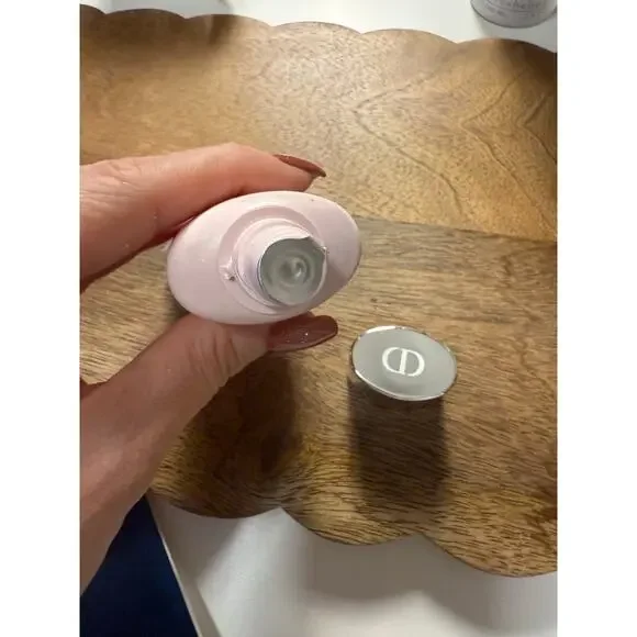 Miss Dior Rose Granita Shower Milk, 2.5 oz. NWOB - Picture 3 of 6